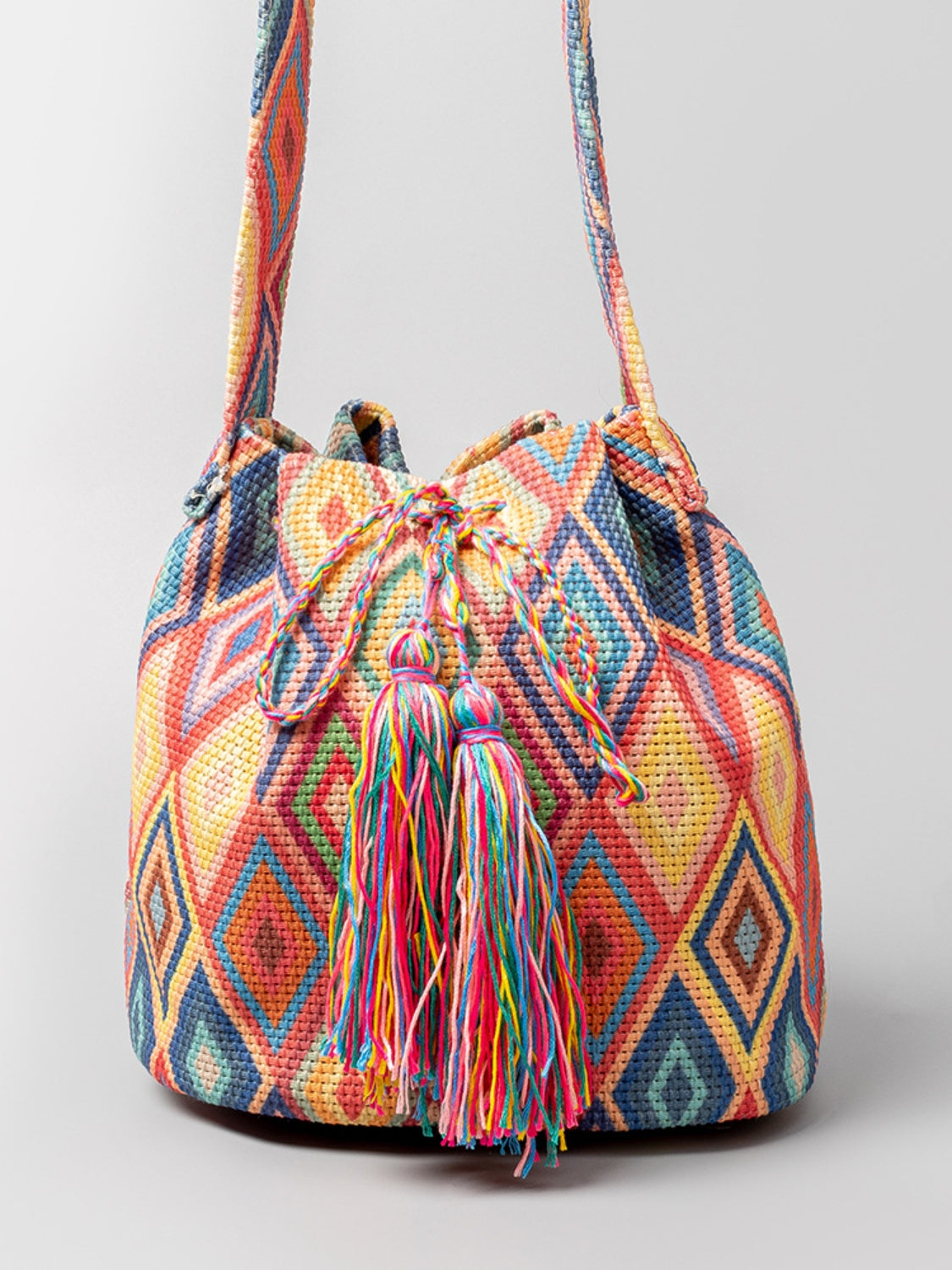 Drawstring Tassel Geometric Shoulder Bag